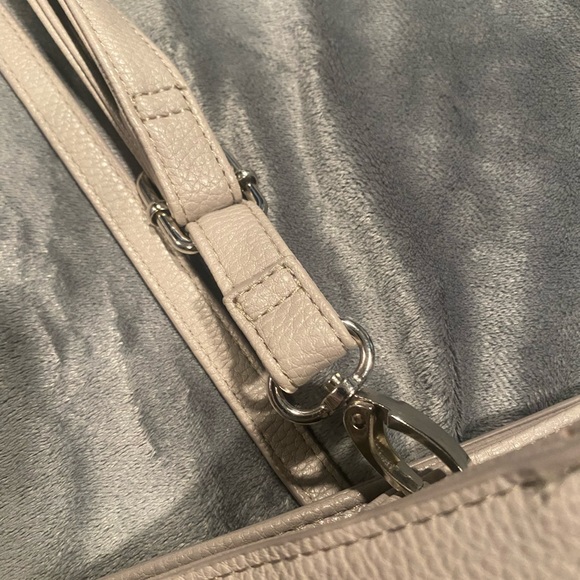 Roots Soft Tan Leather Tote Bag - Picture 3 of 11